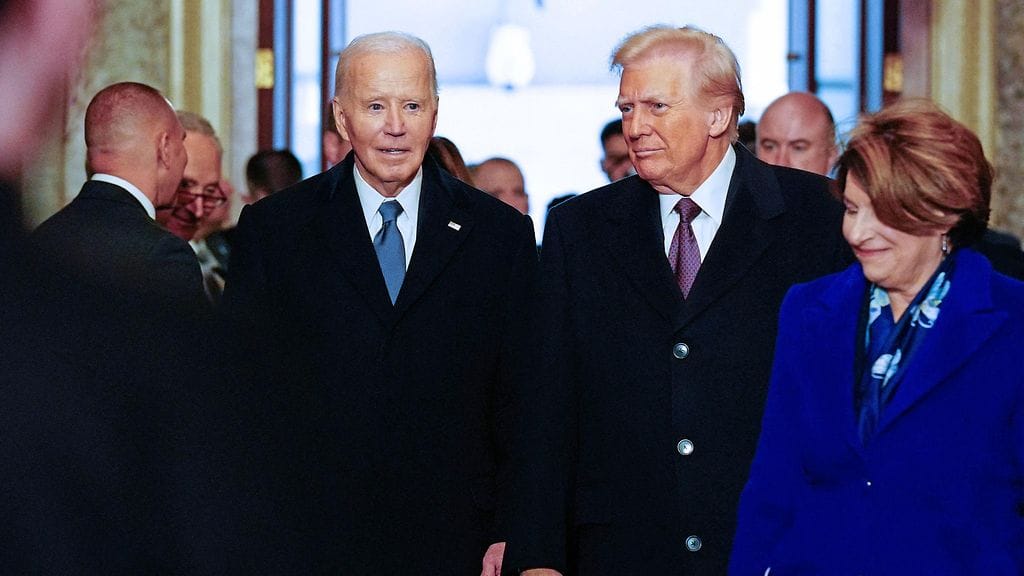 Joe Biden ja Donald Trump kuvattuina Trumpin virkaanastujaisissa 20. tammikuuta.