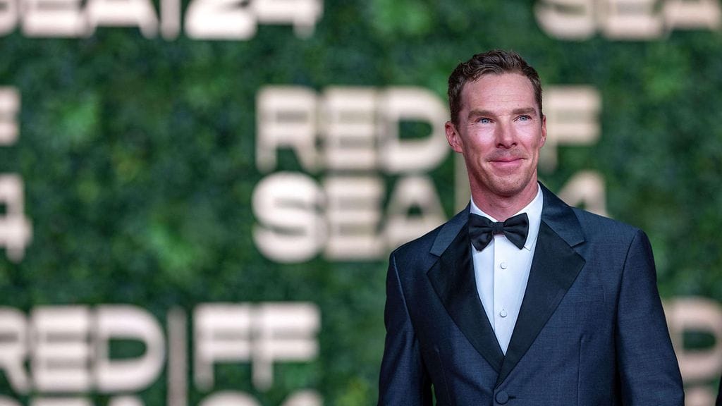 Benedict Cumberbatch joulukuussa 2024 Red Sea Film Festivalin punaisella matolla.