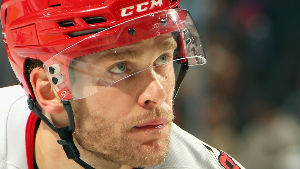 Näin sujui Mikko Rantasen Carolina Hurricanes -debyytti New York Islandersia vastaan