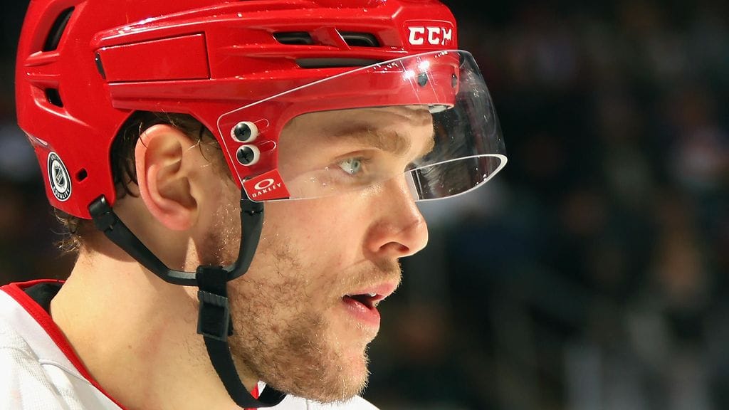 Mikko Rantanen kaupattiin viikonloppuna Carolinan paitaan.