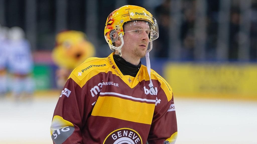 Sakari Manninen sai viiden ottelun pelikiellon huitaistuaan tuomaria poikittaisella mailalla.