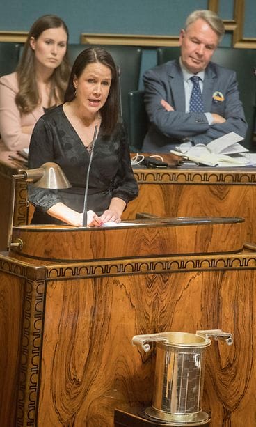 2701 AOP VERONIKA HONKASALO