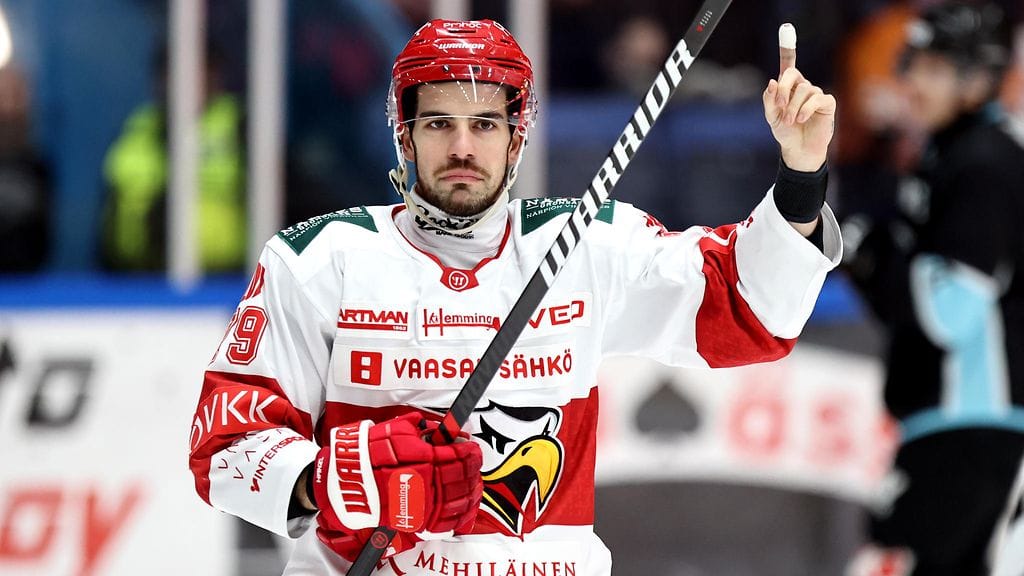 Martin Hanzl ei jatka Sportin paidassa.