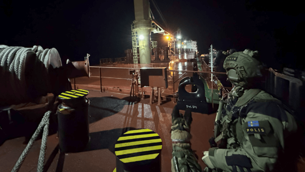 Ruotsin-poliisi-Vezhen-alus-kaapelirikko