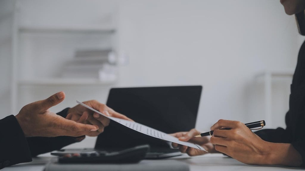 Tarjottu työpaikka ei välttämättä ole sitä, miltä vaikuttaa.