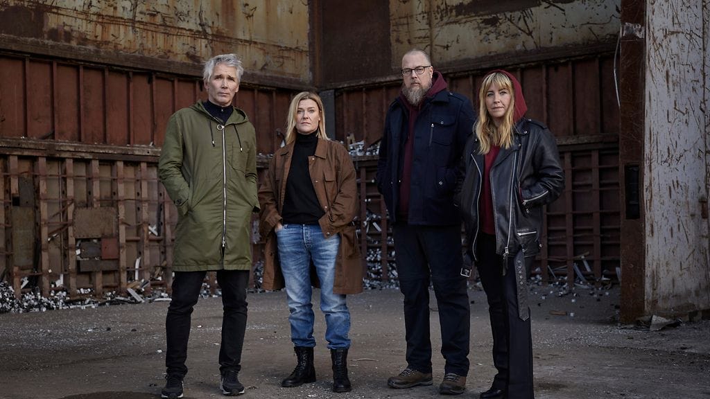 Uutena Pitääkö olla huolissaan? -ohjelman panelistina aloittaa Pirjo Lonka.