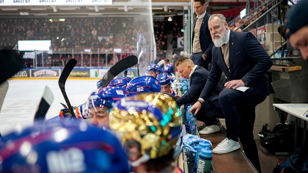 Rikard Grönborgilla on käynnissä vaikein jakso kaudellaan Tapparan päävalmentajana.