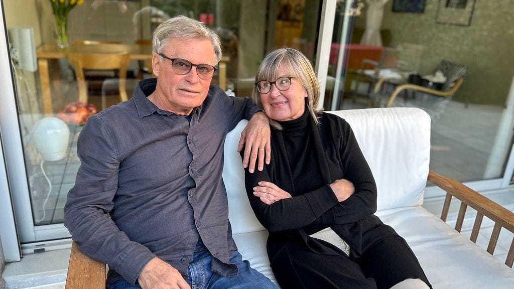 Jari ja Elisa Valvisto omalla pihallaan Antibesissa.