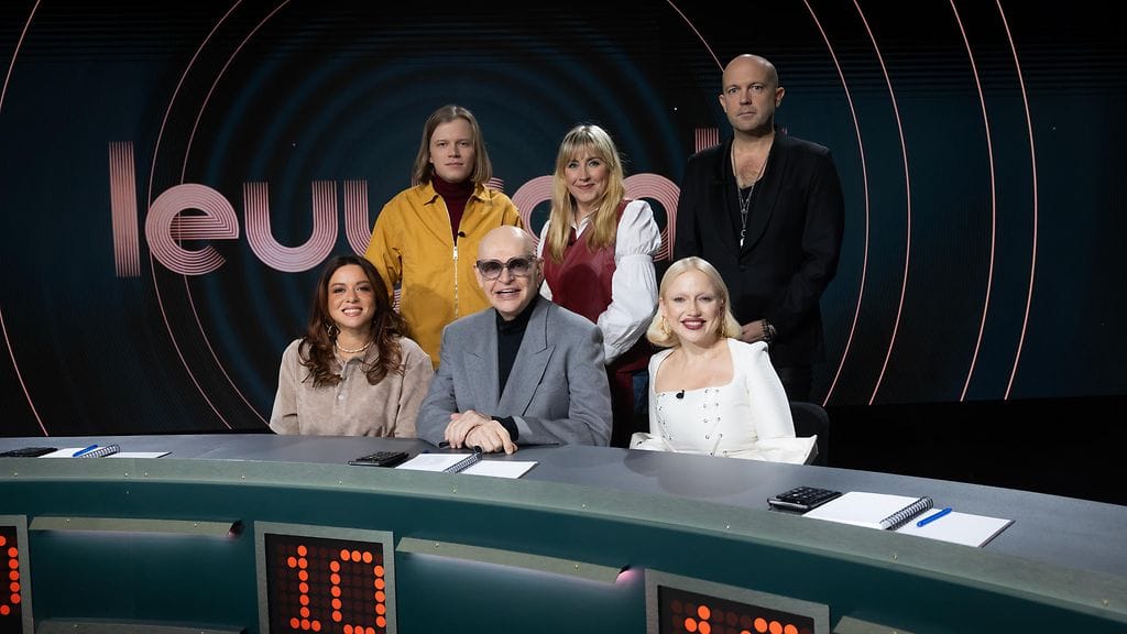 Erikoispitkässä kauden avausjaksossa jokainen raatilainen on saanut päättää yhden kappaleen, jolle hän antaisi täydet kymmenen pistettä.