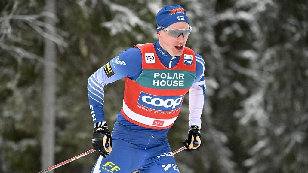Iivo Niskanen hiihto kuudenneksi vapaan hiihtotavan kilpailussa Cognessa. Arkistokuva.