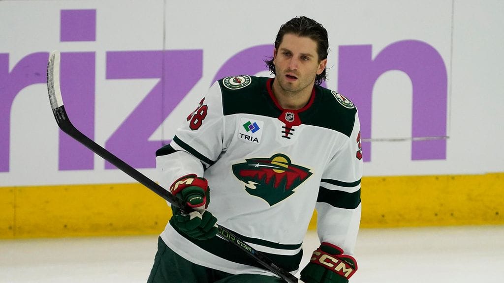 Ryan Hartman joutuu huilaamaan kymmenen NHL-ottelua.