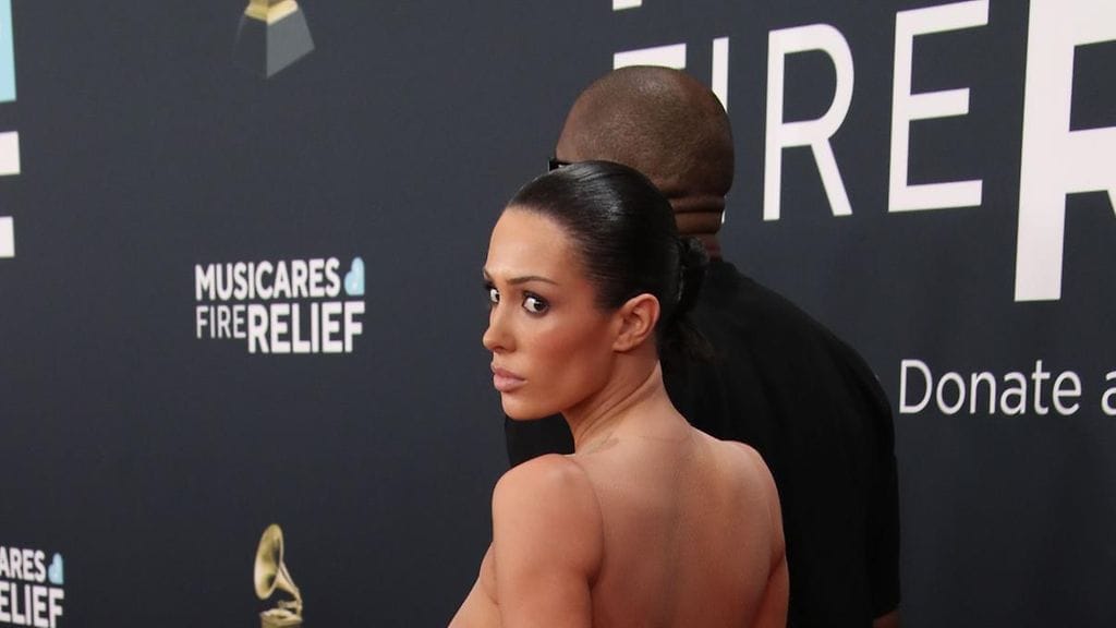 Bianca Censorin nettisivuilla todetaan, ettei hänen tyylinsä ole yleisesti hyväksytty, ja että jotkut pitävät hänen valintojaan provosoivina tai jopa loukkaavina.