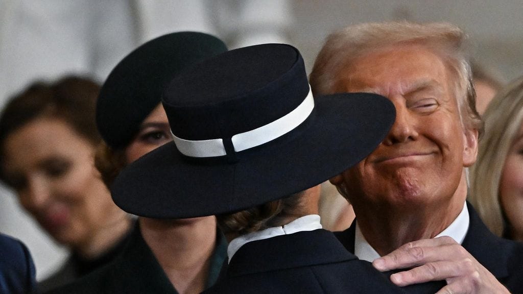 Donald Trumpista tulee Yhdysvaltain ensimmäinen istuva presidentti, joka osallistuu Suoper Bowliin.