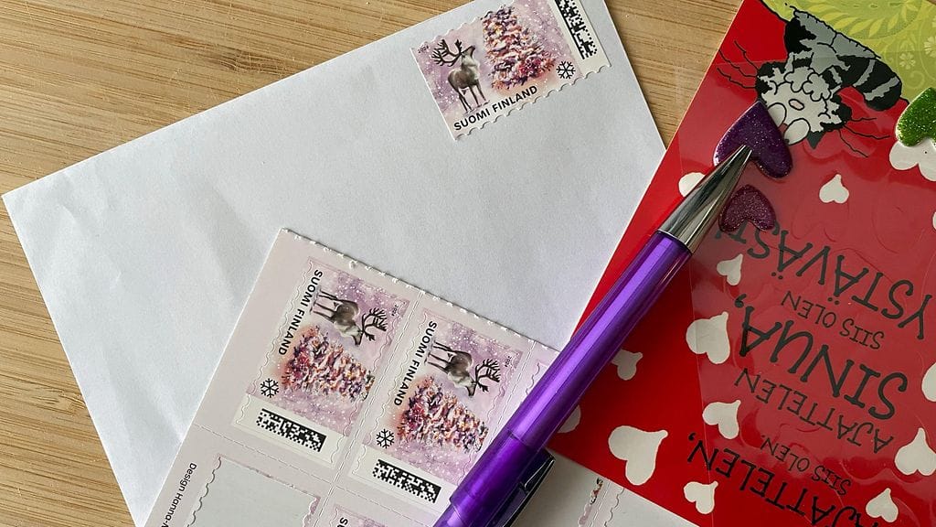 Vastaanottajan nimi ja osoite kuuluvat oikeaan alakulmaan.