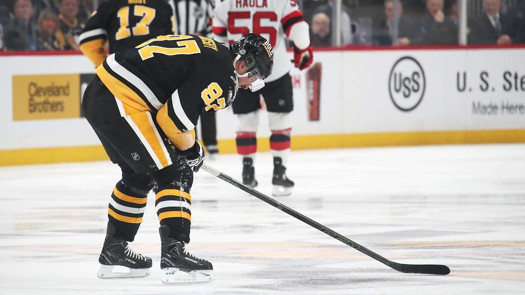 Pittsburgh Penguinsin supertähti Sidney Crosby loukkaantui ottelussa New Jersey Devilsiä vastaan.