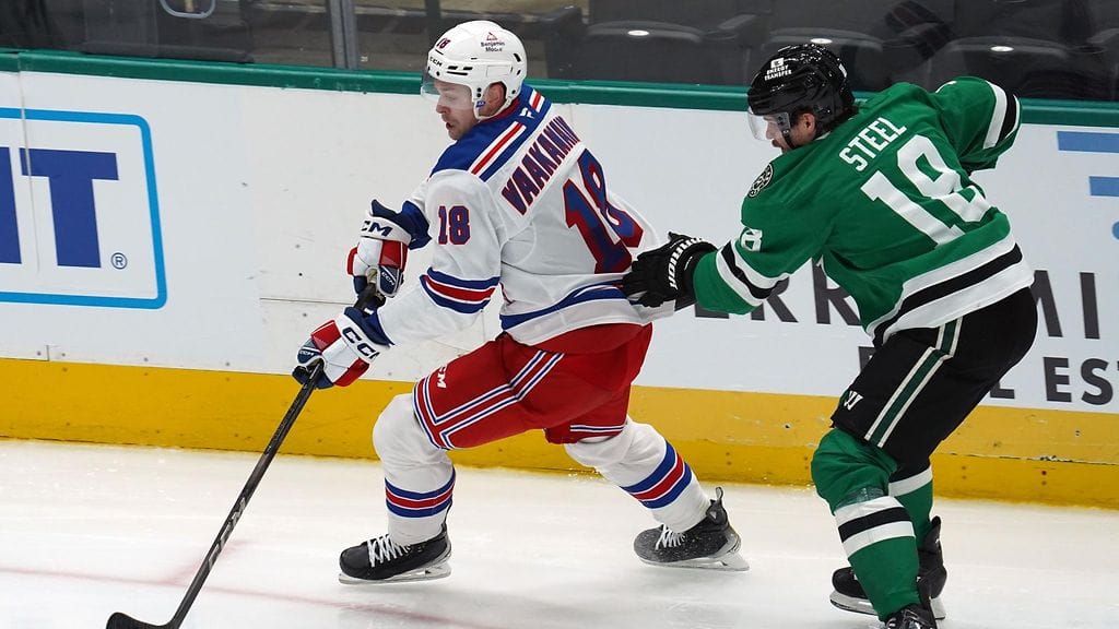 Urho Vaakanainen kaupattiin joulukuun alussa Anaheimista New York Rangersiin.