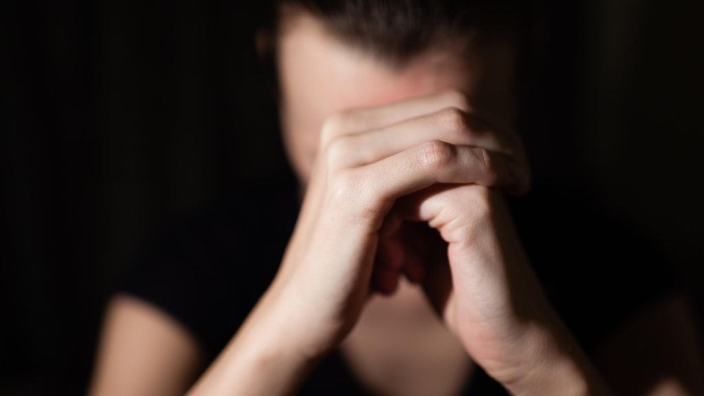 Liian matalan verensokerin oireita voivat olla esimerkiksi kylmä hiki, vapina ja kalpeus.