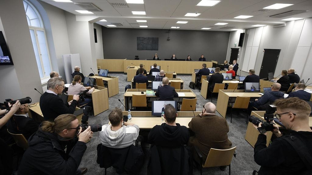 Pohjois-Savon laajan salametsästysjutun käsittely alkoi Pohjois-Savon käräjäoikeudessa Kuopiossa 10. helmikuuta 2025. 31 ihmistä on syytettynä tapauksessa, jossa syytettyjä epäillään mm. törkeistä metsästysrikoksista.