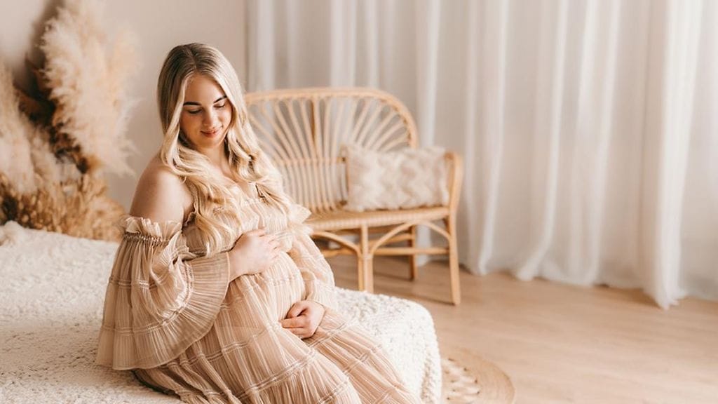 Christina Pantelidi odottaa hänen ja rakkaansa ensimmäistä yhteistä lasta. Kuvaaja: Margarita Vedru