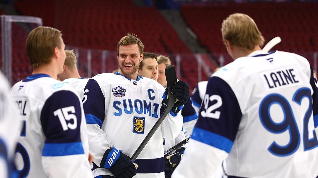 Sebastian Aho haluaa kirittää ketjukaverinsa Patrik Laineen uuteen nousuun – "Sitten räpsähtää"