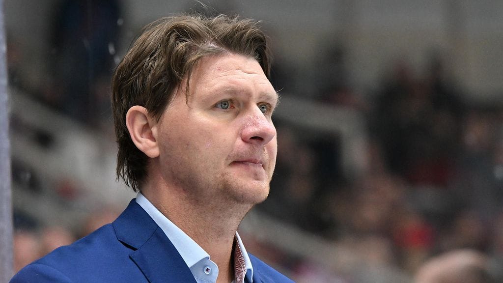 Martin Erat toimi Tshekin maajoukkueen apuvalmentajana vuosien 2022 ja 2023 MM-kisoissa.