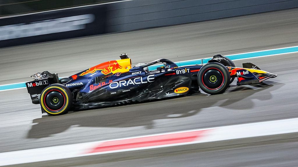 Red Bullin Max Verstappen tavoittelee viidettä peräkkäistä kuljettajien MM-titteliä kaudella 2025.