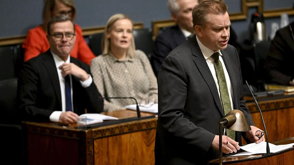 Arkistokuva. Keskustan puheenjohtaja Antti Kaikkosen mukaan on epäselvää, miten leikkaukset aiotaan kohdistaa.