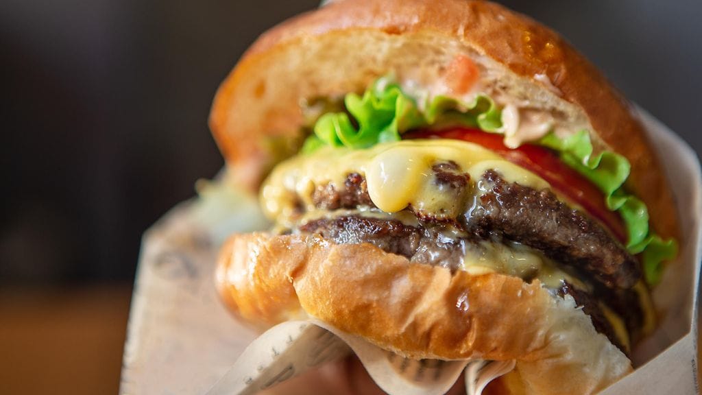 Ruokavirasto varoittaa medium-kypsien jauhelihapihvien ruokamyrkytysriskistä.