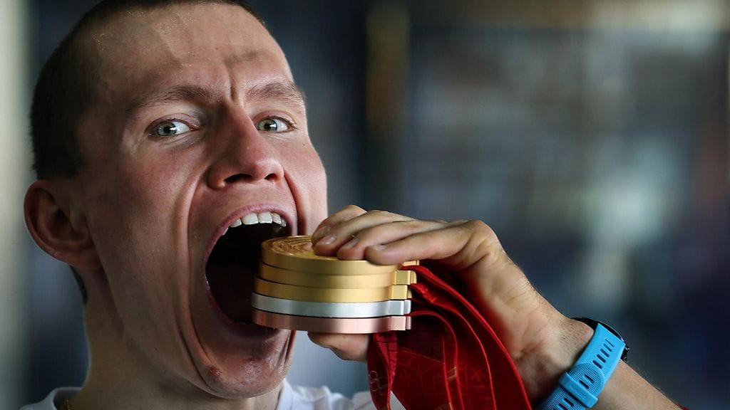 Kun Bolshunov oli viimeksi mukana kansainvälisissä kisoissa, hän voitti Pekingin olympialaisissa peräti viisi mitalia.