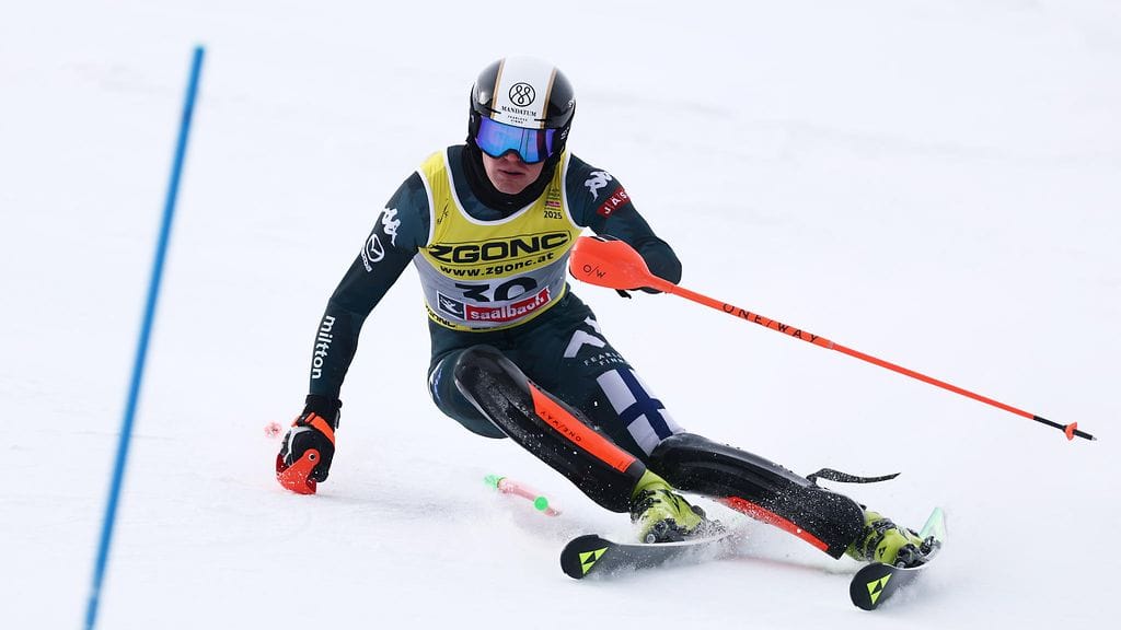 Eduard Hallberg laski sijalle 12 MM-pujottelussa.