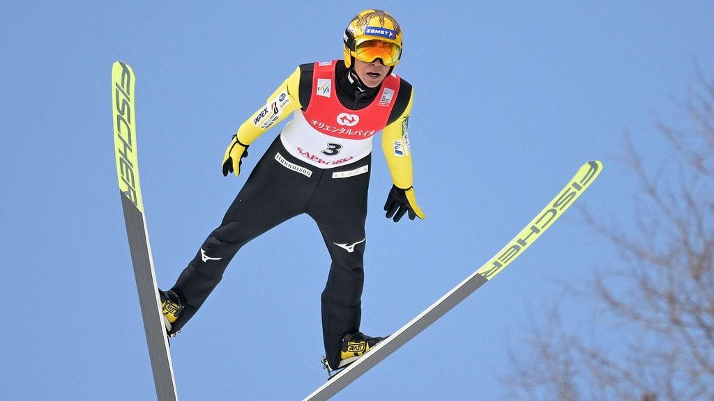 Noriaki Kasai hyppäsi maailmancupin osakilpailussa 52-vuotiaana.