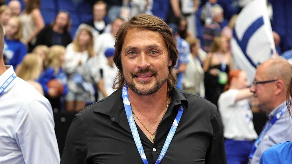 Teemu Selänne täytti 56-vuotta.