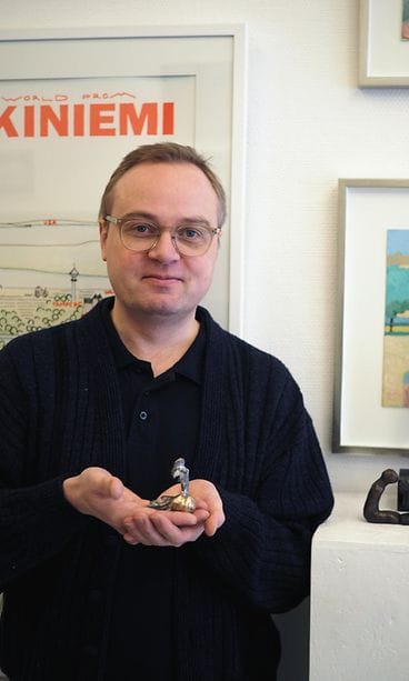 Taitelija Jaro Palmu pitää galleriaa ja kehystämöä Helsingissä Munkkiniemen puistotiellä.