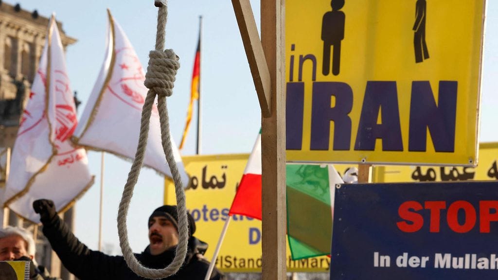 Mielenosoitus Iranin hallitoa vastaan Berliinissä vuonna 2023