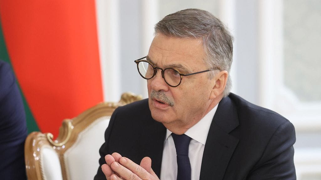 René Fasel on tunnetusti kallellaan itään.