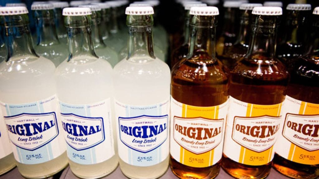 Retrobuumi jyllää Suomessa. Kauppojen hyllyiltä löytyi kesällä retrolonkeropulloja.