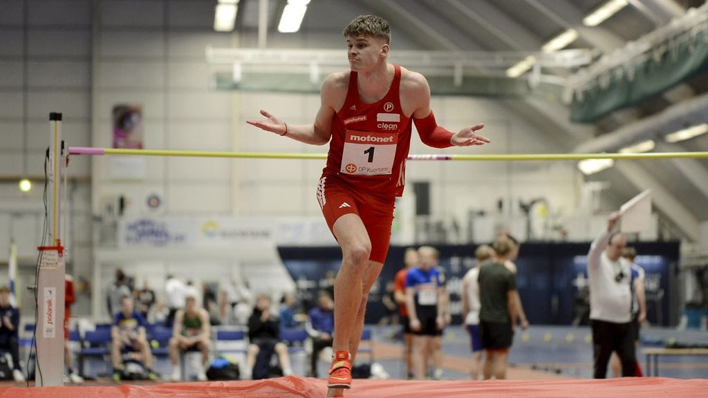Korkeushyppääjä Daniel Kosonen voitti jälleen sisäratojen Suomen mestaruuden.