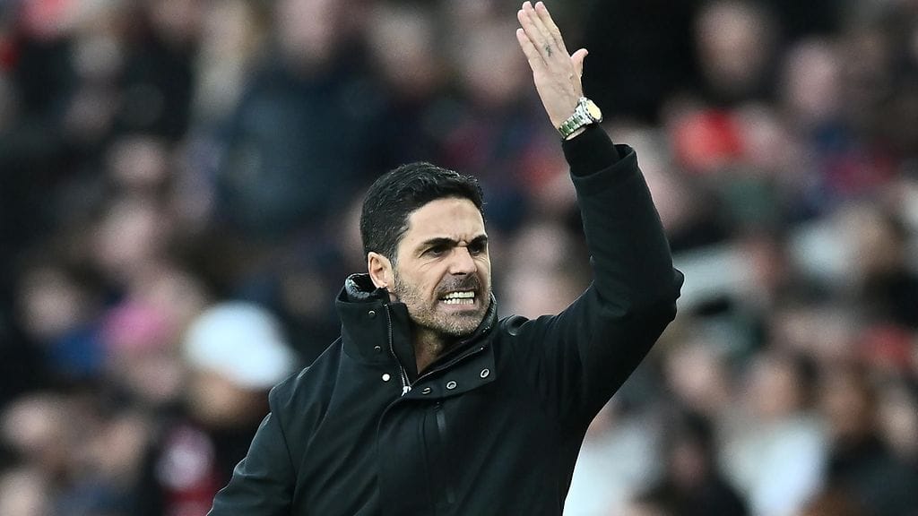 Arsenalia valmentava Mikel Arteta oli äreänä.