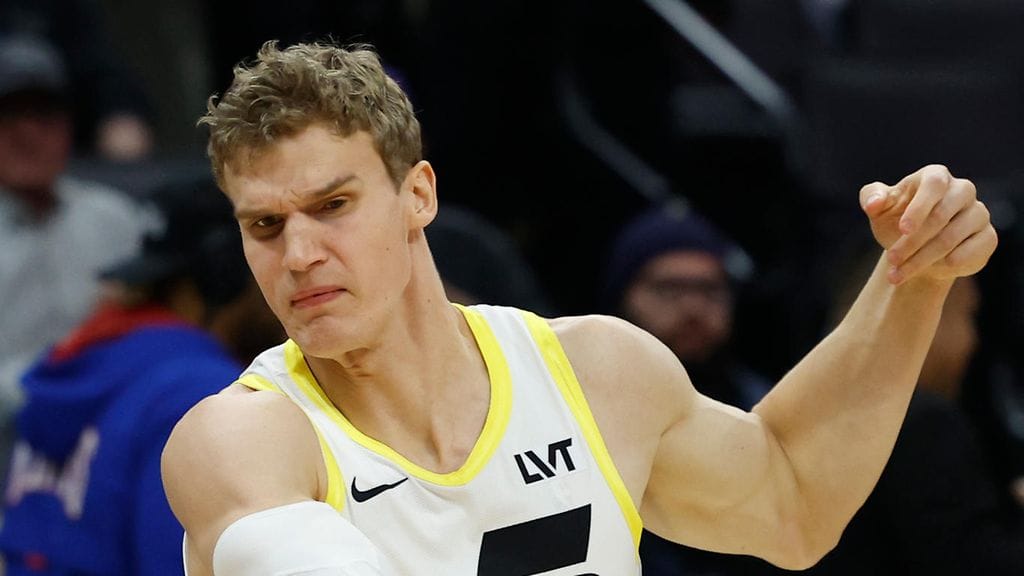 Lauri Markkanen pystyikin pelaamaan ja auttamaan Utahin voittoon.