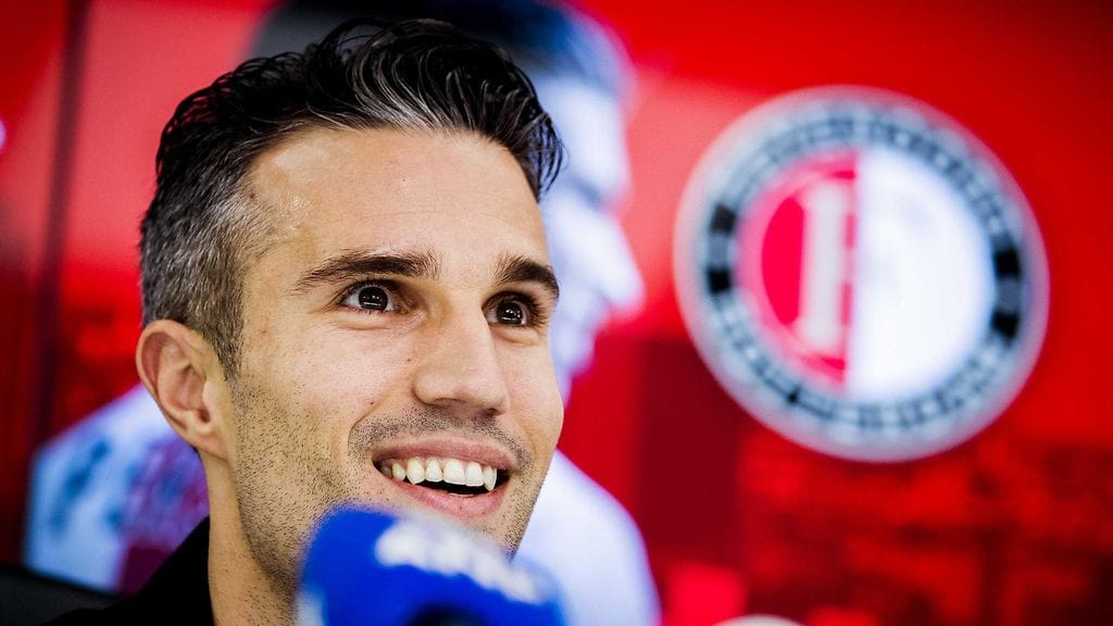 Robin van Persie palaa Feyenoordiin, tällä kertaa päävalmentajan pallille.
