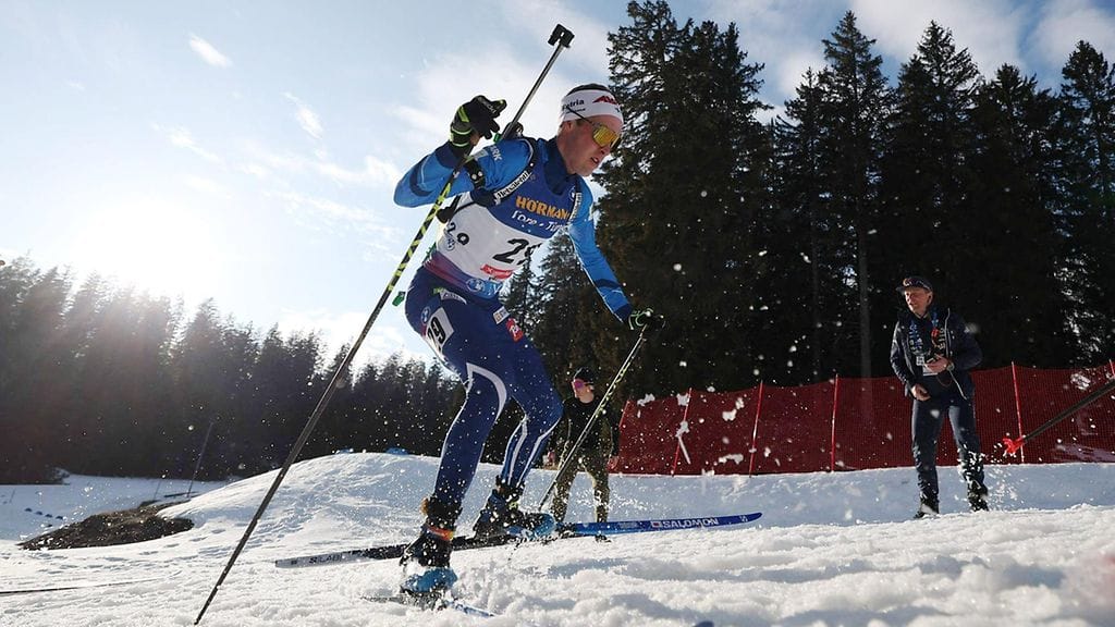 Tero Seppälä ampumahiihti Lenzerheiden parhaan MM-kilpailunsa päätösmatkalla.