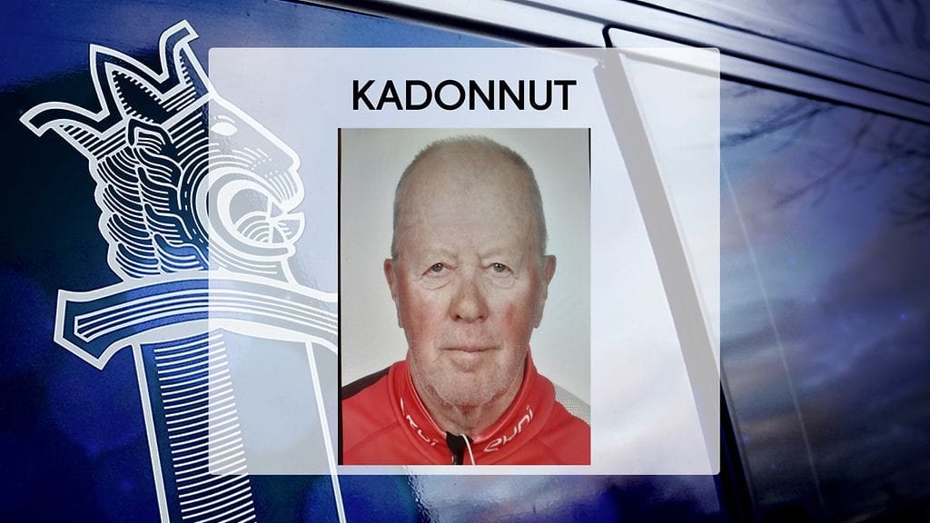 Kadonnut mies on noin 190 senttimetriä pitkä. Miehellä ei ole ollut katoamishetkellä takkia eikä kenkiä. Miehellä on punaiset housut ja pitkähihainen paita, jossa on valkoista ja sinistä.