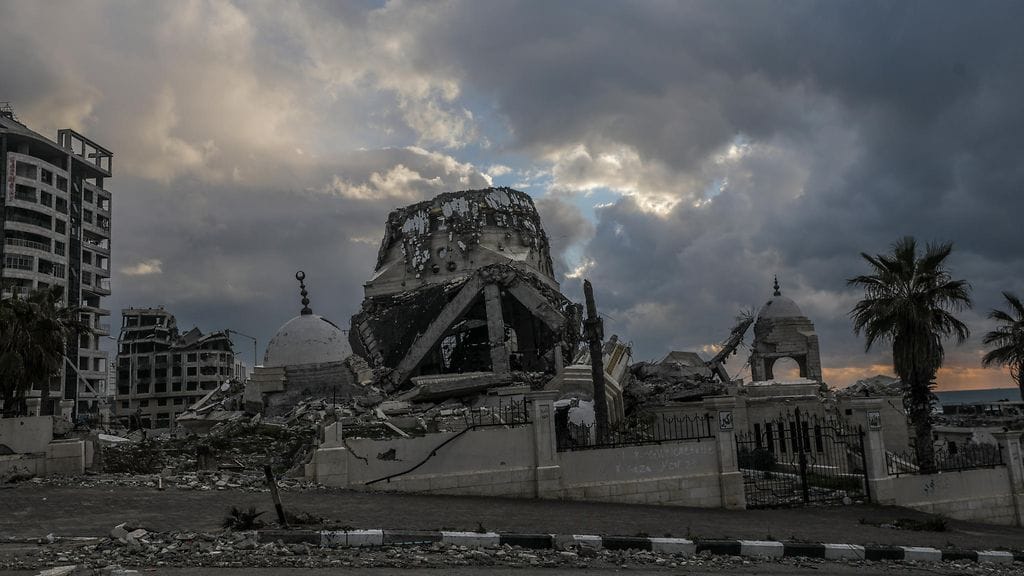 Kuvituskuva: Moskeijan raunio Gazassa 26.2.2025