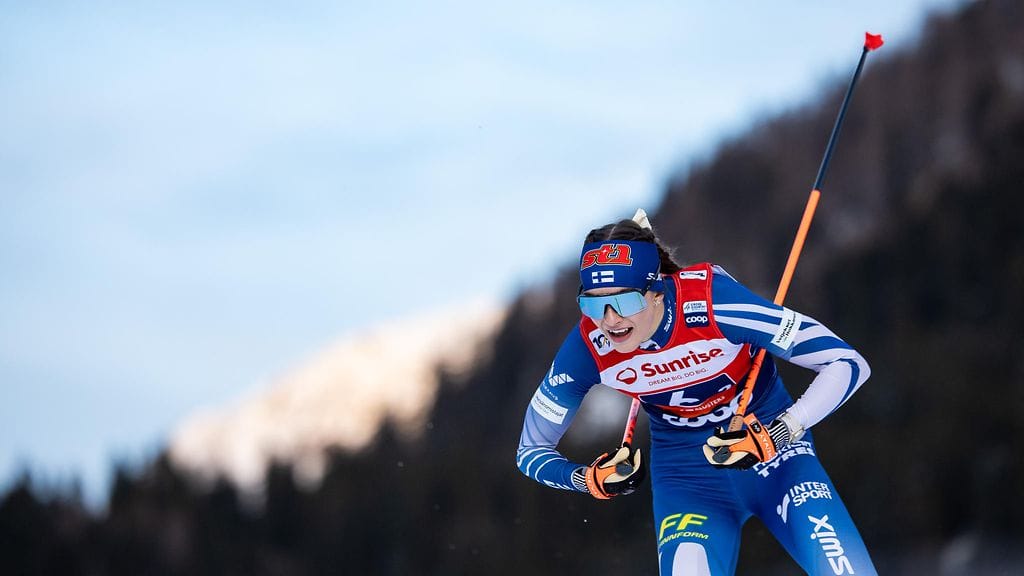 Jasmin Kähärä on saanut potkua ja kannustusta siskoltaan.