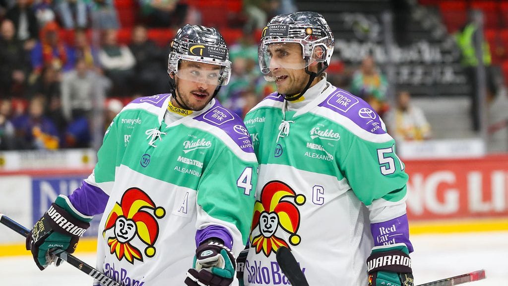 Saku Forsblomin ja Valtteri Filppulan Jokerit lähtee piikkipaikalta Mestiksen pudotuspeleihin.