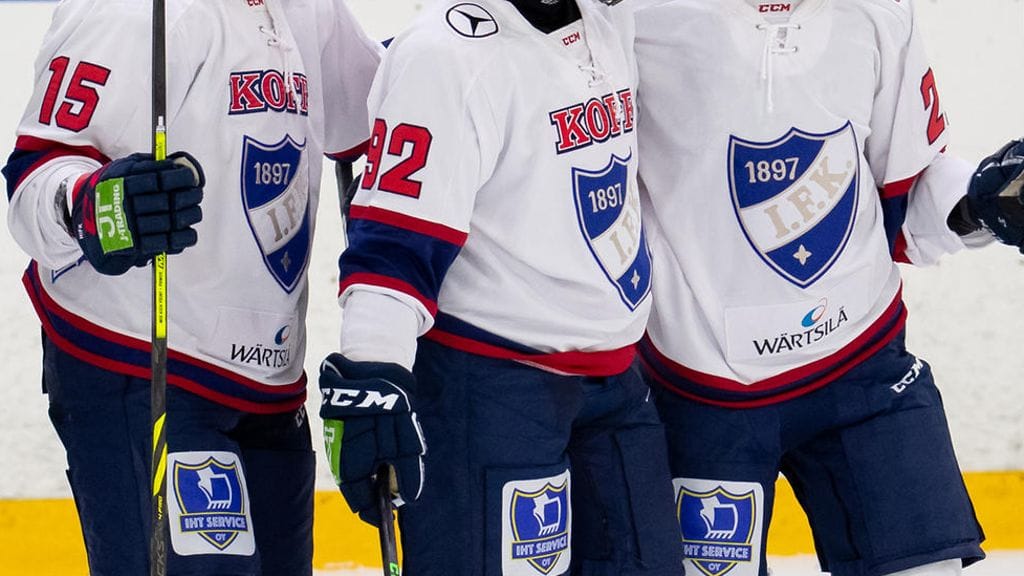 Näitä paitoja ei naisten kiekkoliigan mitalipeleissä nähdä.