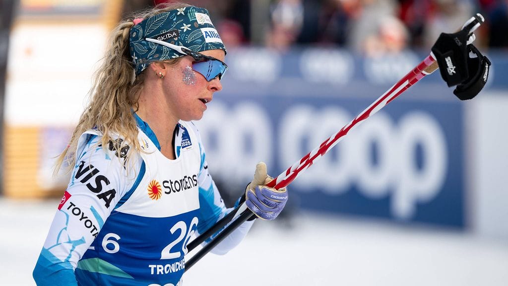 Jessie Diggins muistuttaa, miksi rullahiihtäessä on aina käytettävä kypärää.