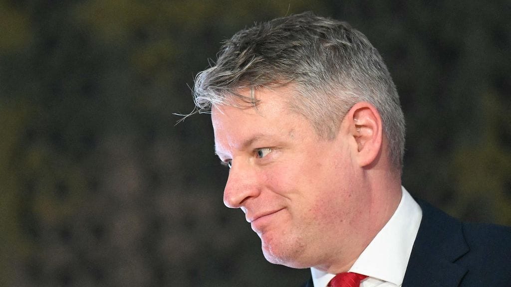 Kuvassa Britannian asevoimista vastaava ministeri Luke Pollard.