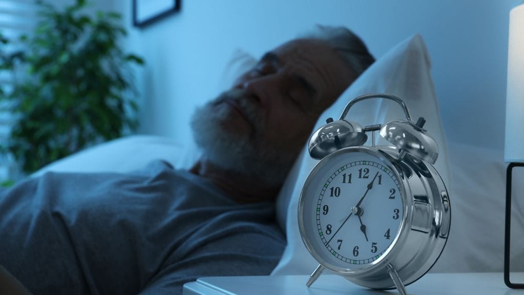 mies nukkuu, nukkuminen, yöunet