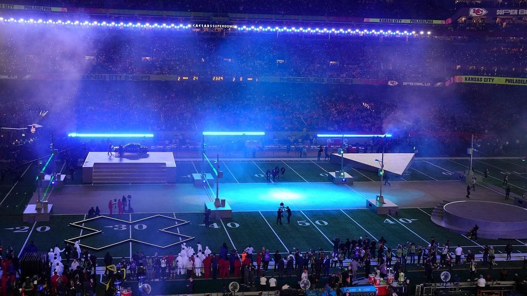 Kuva tämän vuoden Super Bowlista, kun Kendrick Lamar oli aloittamassa väliaikashow'nsa.